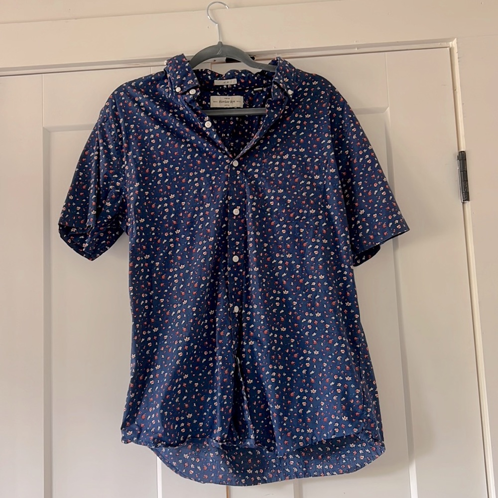 Hawker Rye short sleeve button down- size L- navy blue/floral